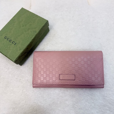 Gucci粉雙G壓紋牛皮下蓋對開長夾