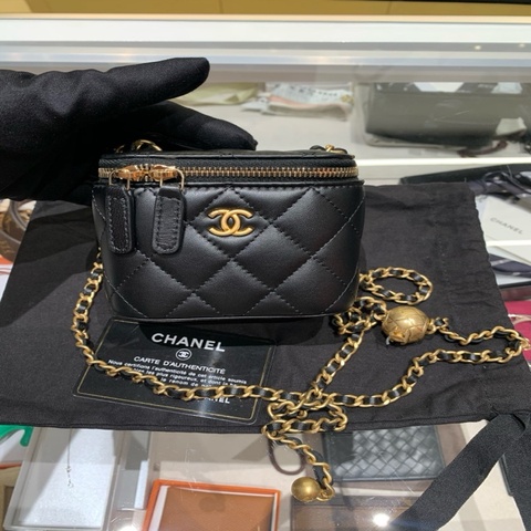 Chanel香奈兒 黑色金球小盒子 31開