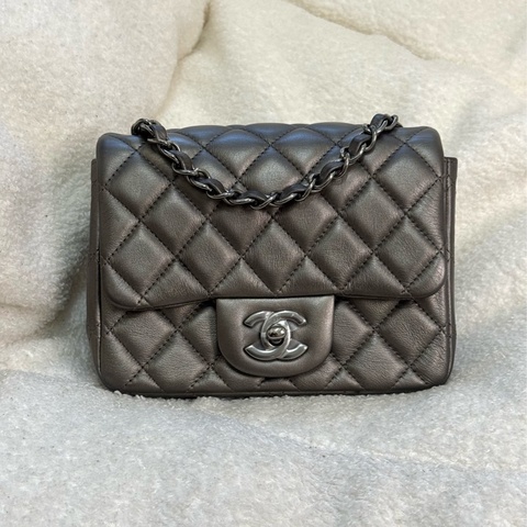 (保留中）Chanel 方胖子 高級灰銀色