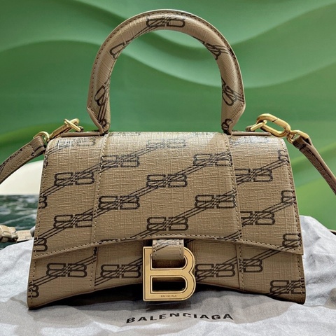 巴黎世家/Balenciaga