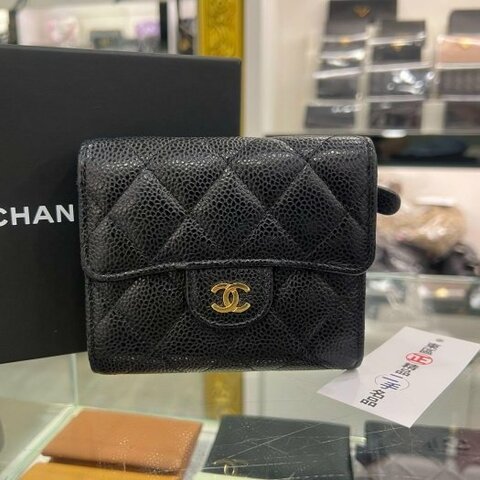 東區正精品㊣CHANEL AP0231 香奈兒黑色荔枝皮牛皮金釦釦式後零錢袋中短夾 RZ6536