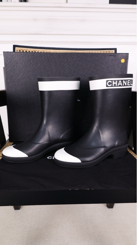 Chanel 19年昆凌同款黑白橡胶拼接中筒雨靴
