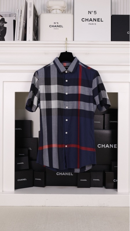 Burberry蓝色格纹短袖衬衫上衣