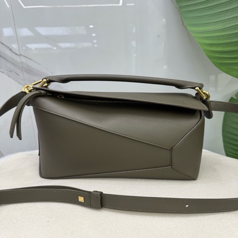 Loewe羅意威灰咖色金扣小號puzzle幾何包手提斜挎包 24年 羅意威王牌爆款 尺寸24*16*11