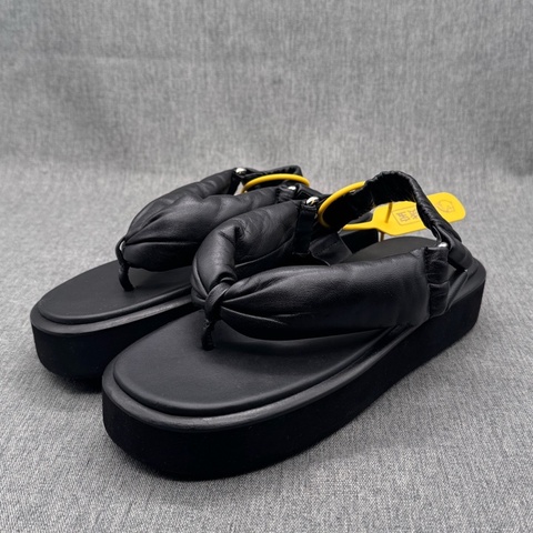 Miu Miu Leather Thong Sandals 一字涼鞋36碼 下地個位數成色