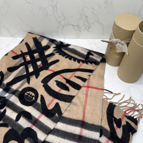 香緹國際精品 BURBERRY 塗鴉款 圍巾 1154