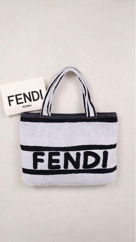 Fendi浅灰色沙滩浴巾包单肩包