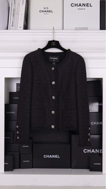 Chanel 21A高级手工坊女士城堡系列黑色浮雕logo外套