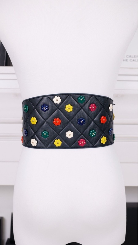 Chanel1980年海报款五彩花朵菱格纹腰带