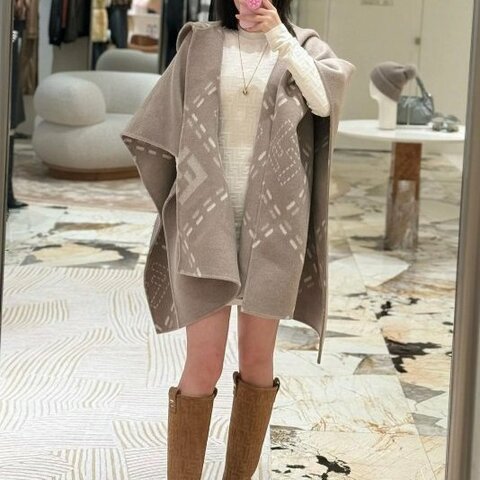 FENDI 奶茶色 雙面 連帽 斗篷 披風 100% Cashmere FF LOGO