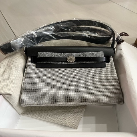 Hermes mini herbag 20 熊貓銀釦