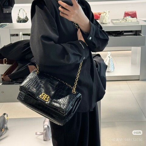 Balenciaga巴黎世家 Monaco 
黑金鰐魚壓紋牛皮鏈條包
99新✨️