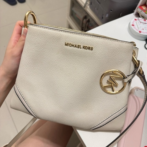 Michael Kors Raven 荔枝紋真皮兩用包 米白色 金扣