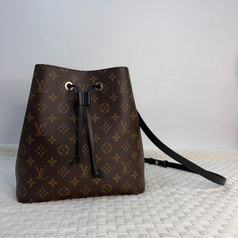 Louis Vuitton NeoNoe MM 水桶包｜晶片款