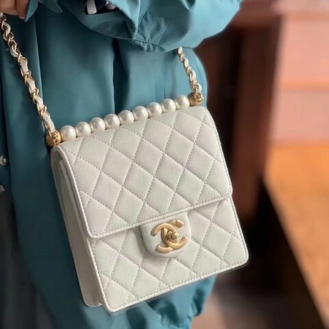 Chanel香奈兒白金珍珠鏈條包
白色金扣 羊皮