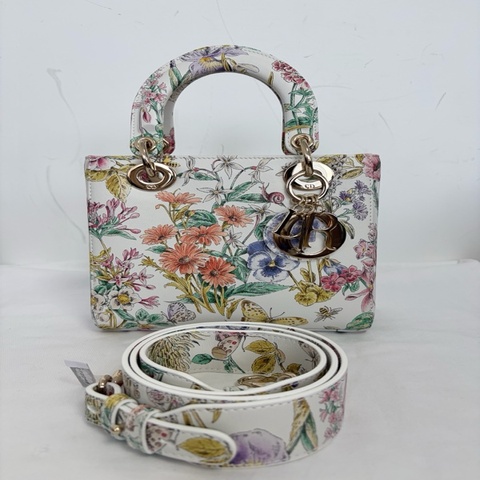 Dior 迪奧限定花卉四格戴妃包  金扣。