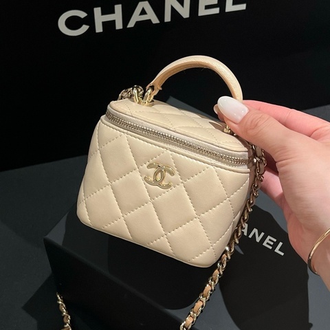 Chanel香奈兒 奶茶色羊皮淡金扣手柄小盒子包鏈條斜挎包 芯片款
