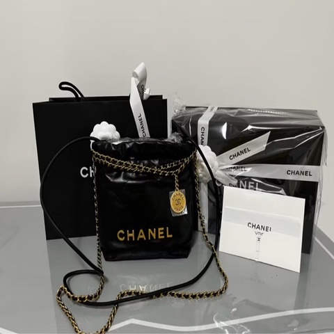 CHANEL香奈兒《全新》22 Mini 黑金鍊 菱格鏈條包｜全新附全配｜台北百貨專櫃購入｜現貨