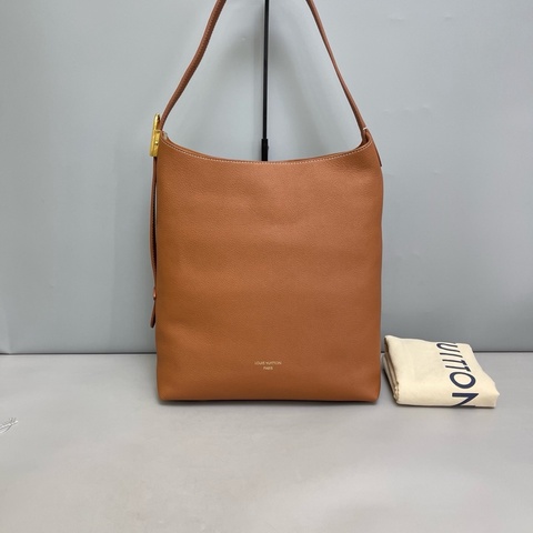Louis Vuitton 路易威登 LowKey中號焦糖色全皮hobo 芯片款， 尺寸31×38