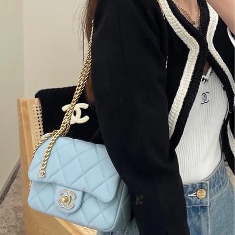 Chanel/香奈兒 22p淺藍色琺瑯雙C扣方胖
