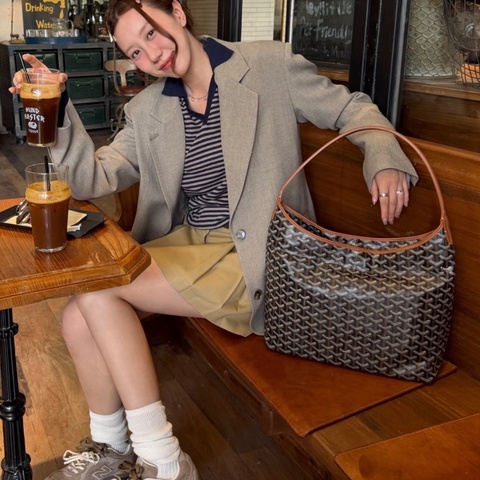 Goyard/戈雅黑棕Hobo容量大自重輕，百搭不挑場合