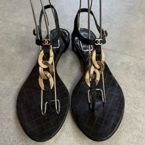 CHANEL 黑金小logo 涼鞋36