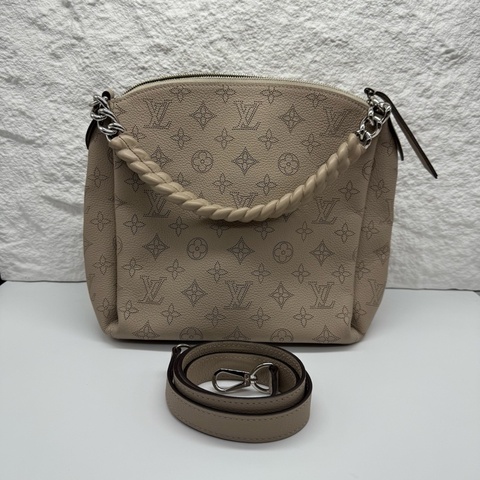 Louis Vuitton 路易威登月光女神 Babylone Chain BB 奶茶灰色手提斜挎包  芯片款