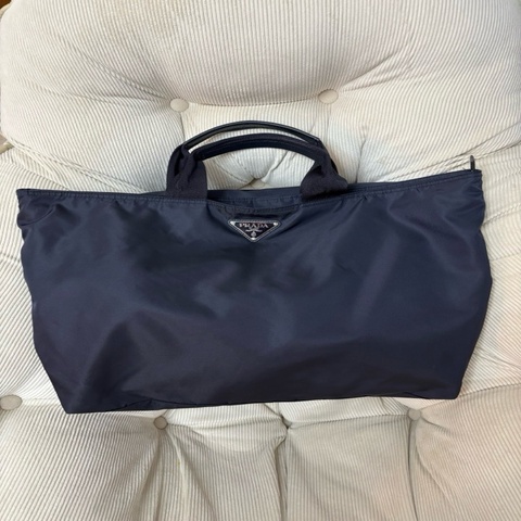 Prada普拉達 深藍色手提旅行包 公事包 輕便好用 底長45cm