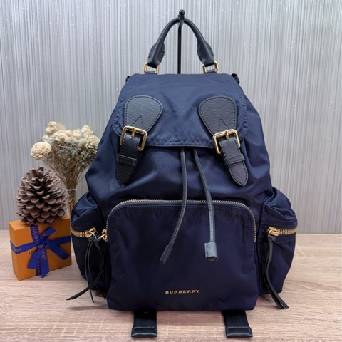 Burberry 深藍色金釦軍旅後背包