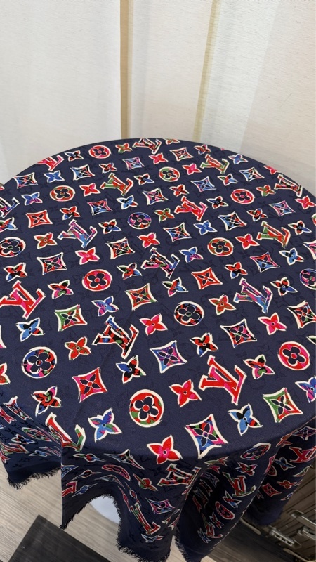 LV 深藍絲質羊毛彩色Logo 披肩圍巾M76093