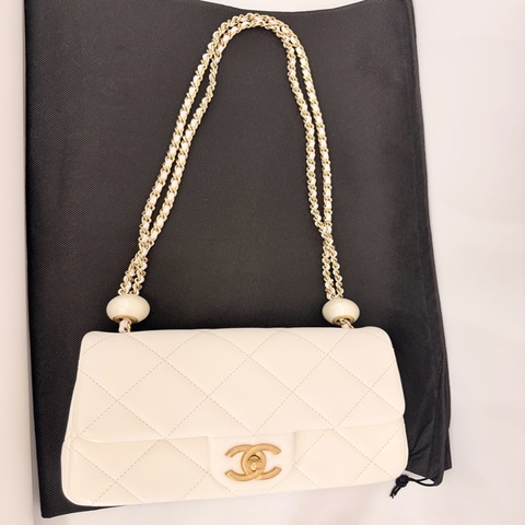 Chanel cf大mini 白羊皮金釦珍珠調節肩斜背包