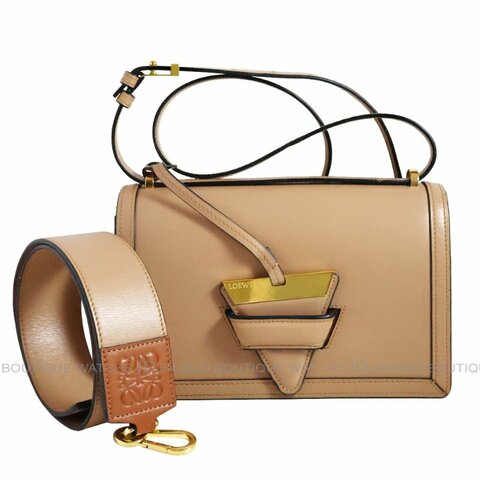 金鐸精品~2555 LOEWE羅威 Barcelona巴賽隆納中號粉裸色小牛皮金扣側肩背包