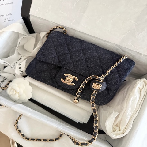 Chanel 26A 新款 深色牛仔金球方胖