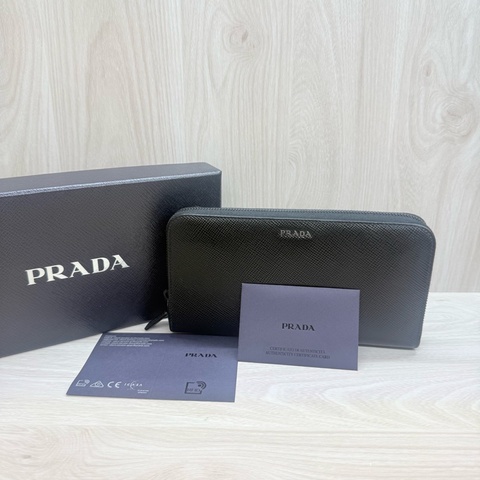 prada黑防刮牛皮ㄇ拉長夾
