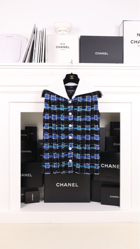 Chanel22C早春度假蓝黑格纹上衣马甲