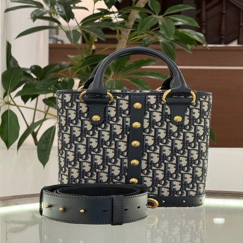 Dior迪奧Avenue牛仔藍刺繡帆布水桶包肩背包 尺寸22*9*22