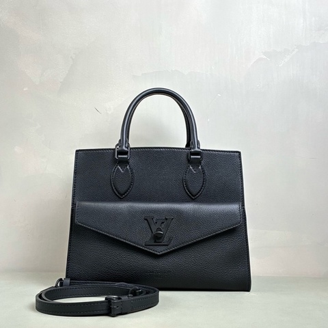 LV Lockme路易威登黑色全皮Tote 98新  so black高級感十足 可拎可背