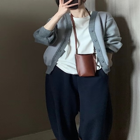 Loewe 經典皮革手機包