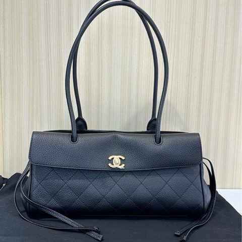 Chanel26S 新款黑金牛皮法棍包 本季最火爆熱門的包王，