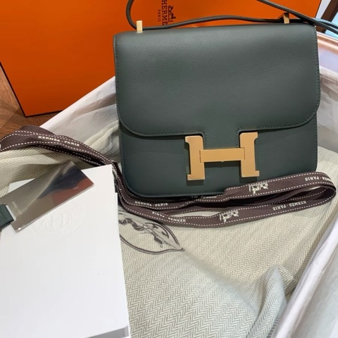 有票✨  99新 HERMES Mini Constance 19 淡金扣 swift皮 Q0沼澤綠 K刻 五金扣膜在 帶鏡子