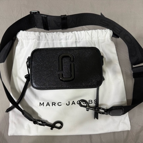 MARC JACOBS  黑色相機包
