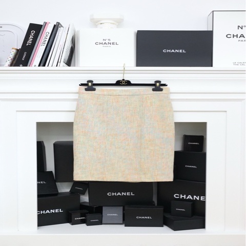 Chanel马卡龙色系花瓣扣半裙