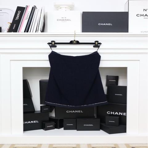 Chanel深蓝色白线滚边半裙