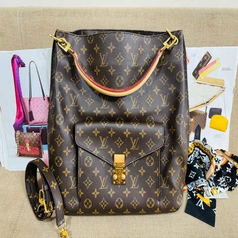 ✨售 二手真品  Louis Vuitton LV M40781 Metis hobo 經典花紋時尚兩用購物包(附背帶)