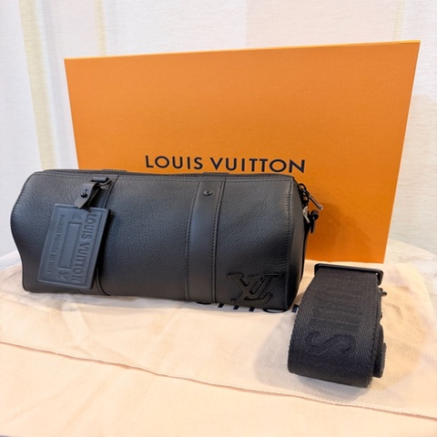 LV黑牛皮city keepall 斜背包