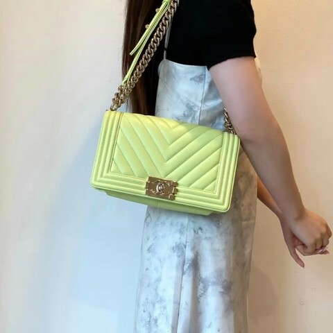 Chanel V紋Leboy中号25 螢光綠 金扣 羊皮