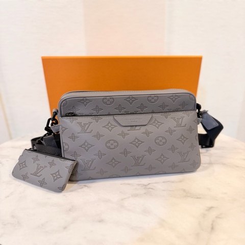 LV 灰牛皮壓紋trio三合一斜肩包