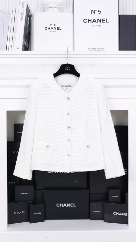 Chanel 23P Jennie同款白月光宝石扣两口袋夹克外套