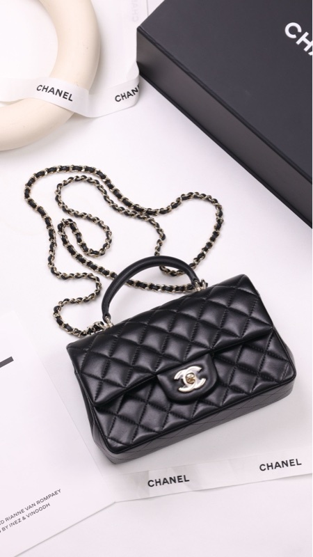 Chanel 24P黑金cf mini handle单肩包