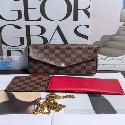 lv 棋盤格三合一。